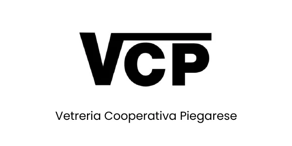 Logo della Vetrieria Cooperativa Piegarese in bianco e nero.